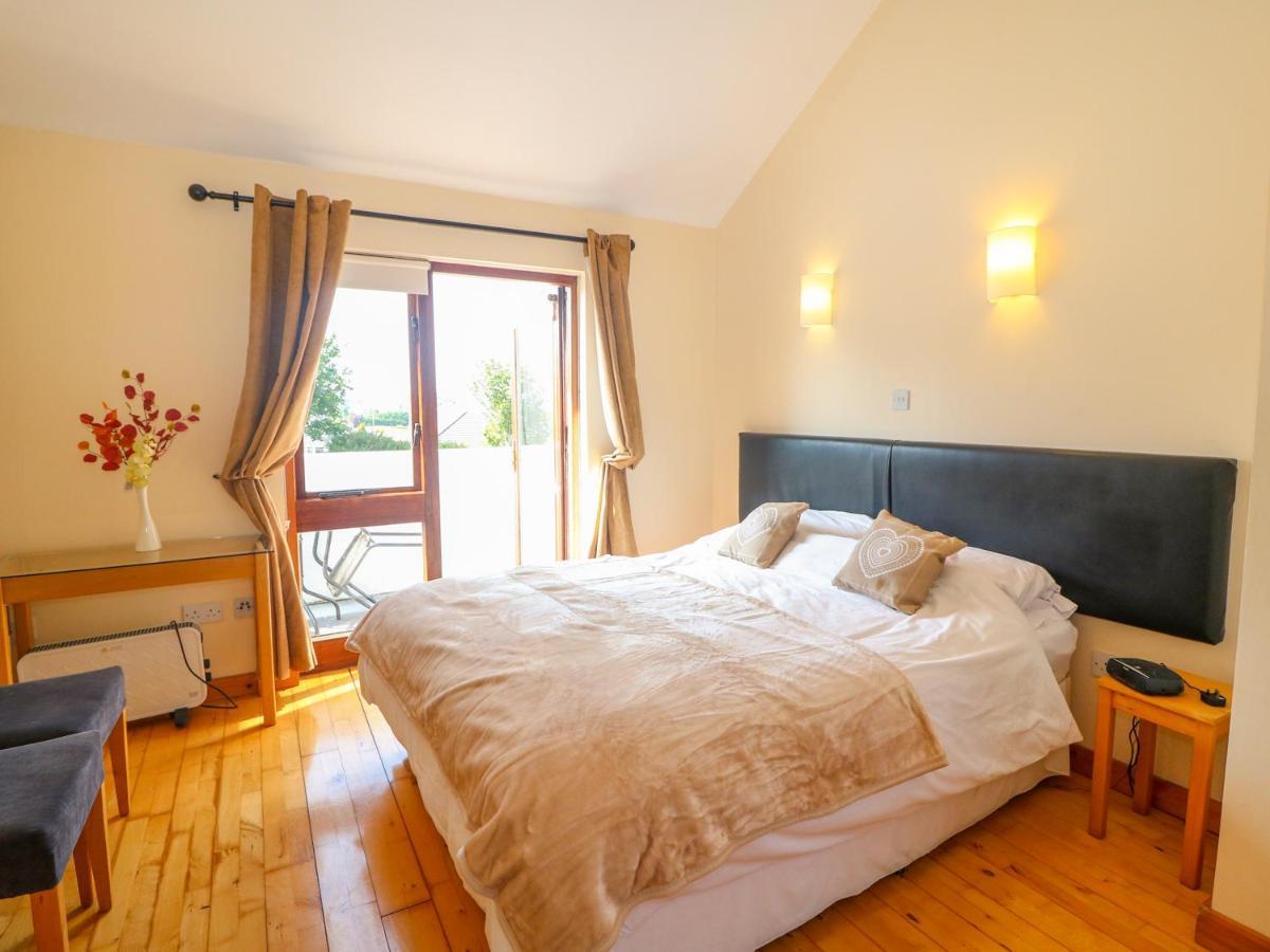 Villa 44 Youghal Exterior foto